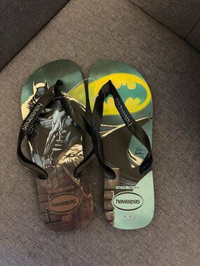 Havaianas Batman Flip Flops NEW DC Comics Bat Signal Size US 9/10